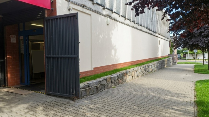 Lokal Wynajem Police 1